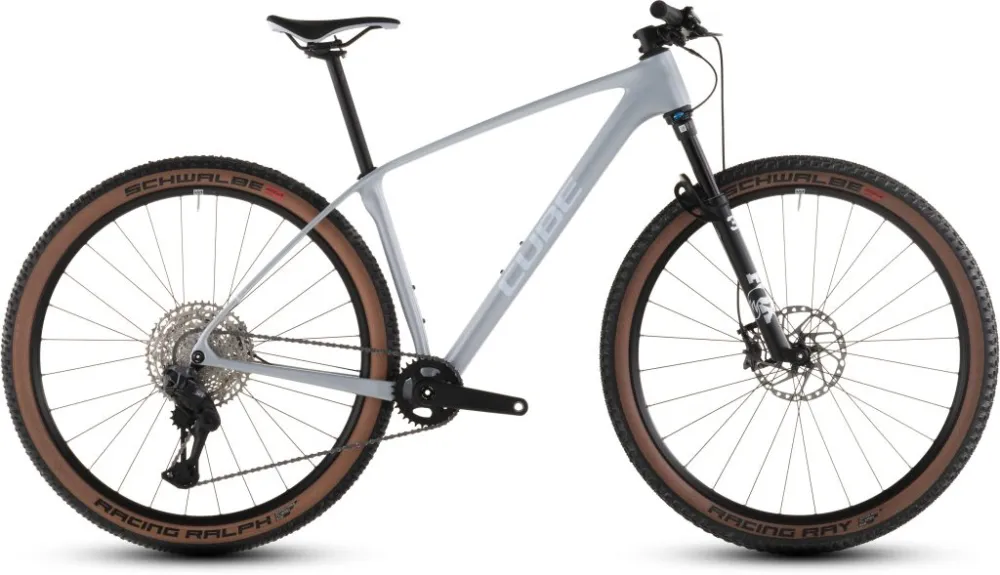 BICICLETA CUBE REACTION C:62 RACE FOGGREY WHITE 2026 Expediere rapidă