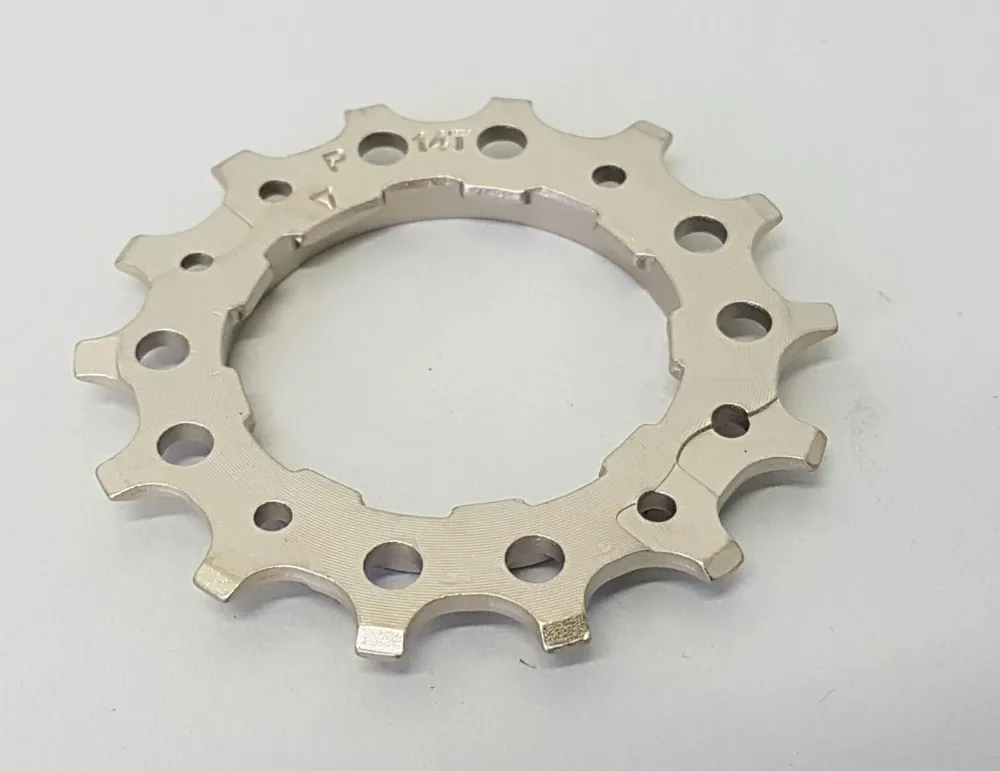 Vezi acum PINION SHIMANO CS-M950 14T (BUILT IN SPACER TYPE)