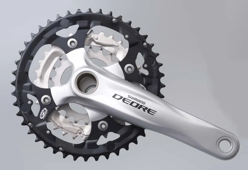 ANGRENAJ PEDALIER SHIMANO DEORE FC-M590-S 44X32X22T BRAT 175MM PT. 9 VIT. PE SPATE 2-PCS FC FARA CG INCOMPATIBIL CHAINCASE CU BUTUC PEDALIER ARGINTIU AMBALAT IND. Reducere de preț