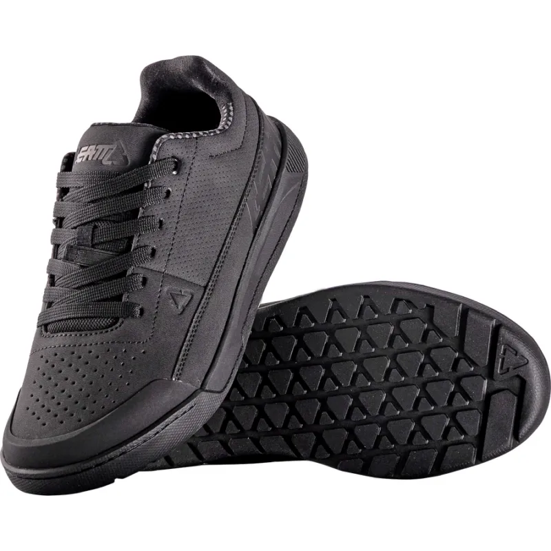 Ieftin Pantofi Leatt Flat 2.0 Black 45.5