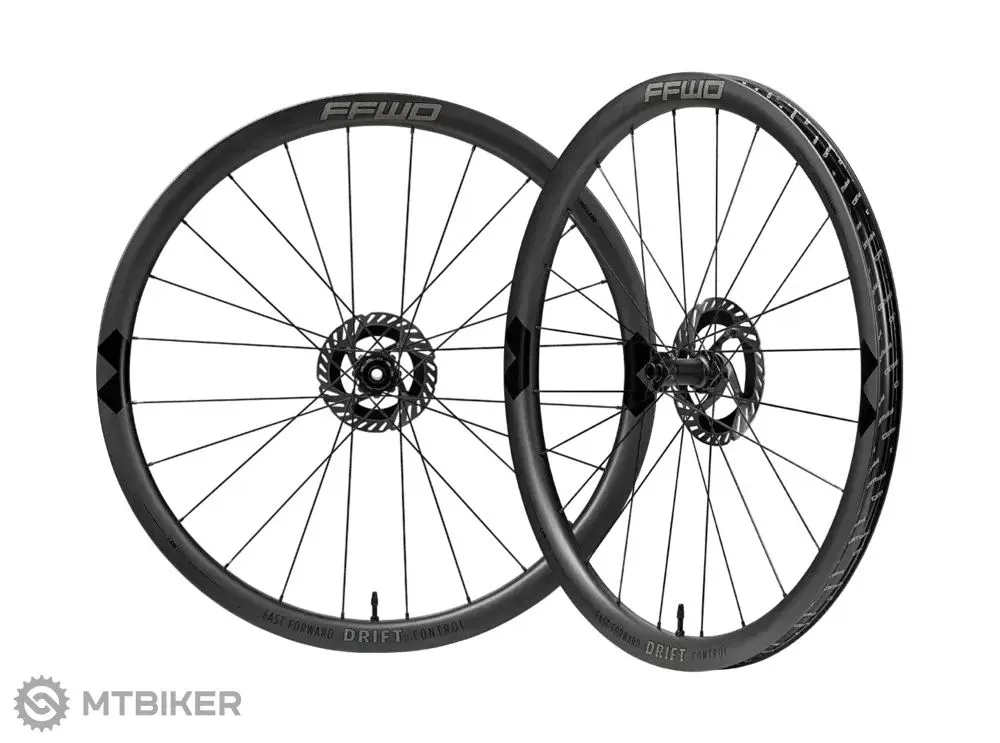 Set roți FFWD Drift Control (36 mm) 28", butuci FFWD N/GAGE 2:1 - casetă Sram XDR Ultima șansă