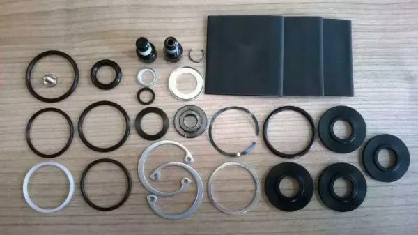 KIT SERVICE ROCKSHOX BOXXER RACE/RC (2010-2016) Ofertă specială
