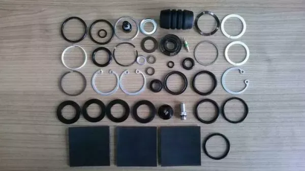 KIT SERVICE ROCKSHOX BOXXER R2C2/WC (2011-2014) Reducere specială