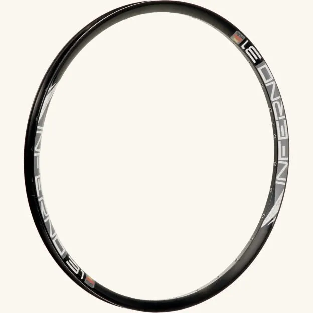 JANTA DUBLA – SUNRINGLE INFERNO 31 – 27.5”/584×25.4/31, 32H – Pinned Chilipir