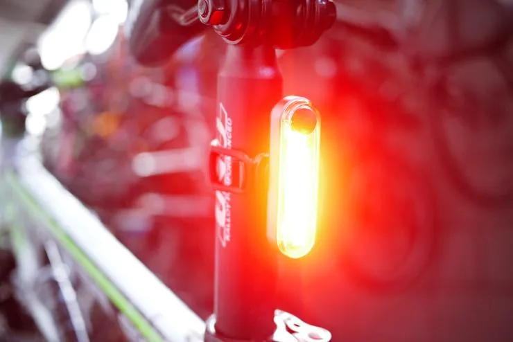 Stop 100 lumen USB Doar azi