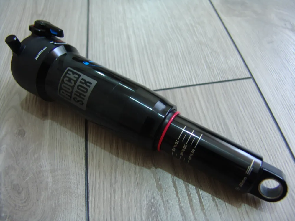 Cumpără acum Rock Shox Deluxe Select+ RT 230x60mm/Nou
